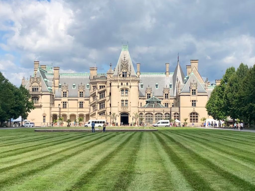 Visit the Gilded Age Mansions of New York 5 Sites Not to Miss on Your